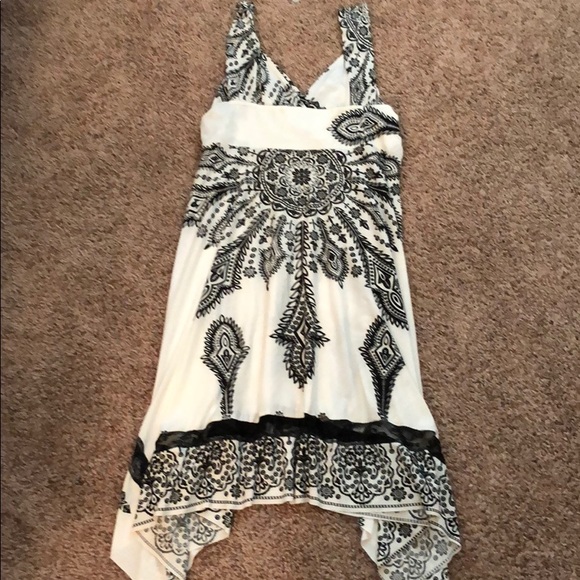 ❤️SOLD❤️NWOT Black and white sundress - Picture 2 of 2